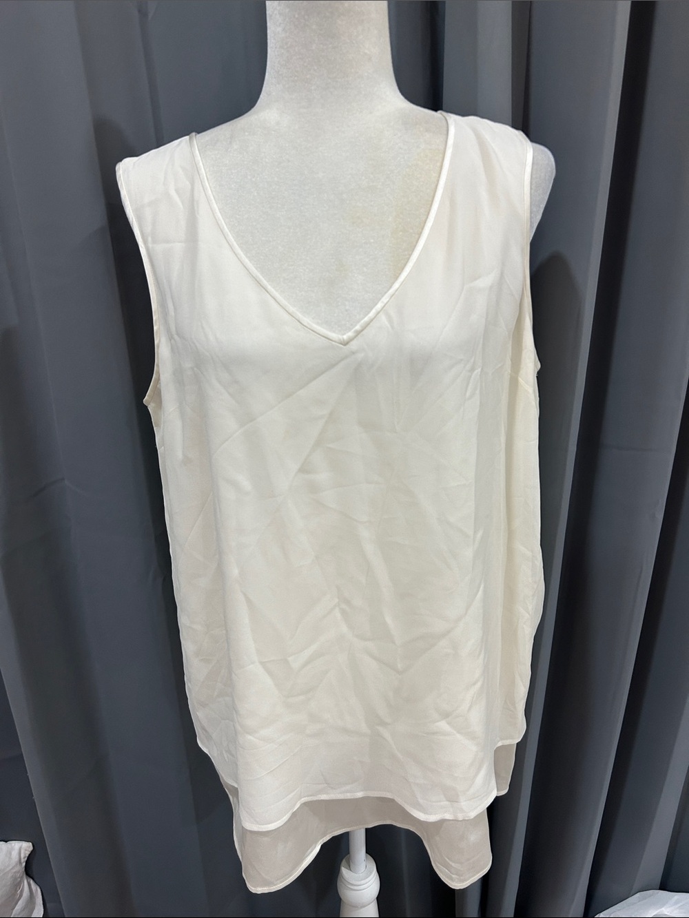 St. John Ivory V-Neck Sleeveless Layered Silk Camisole